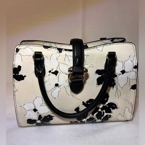 CHAPS Beige, White, & Black floral tote